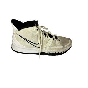 Kyrie 7 (Team) Basketball Shoes - White/Black, M 10.5 / W 12 Style DM5042-100